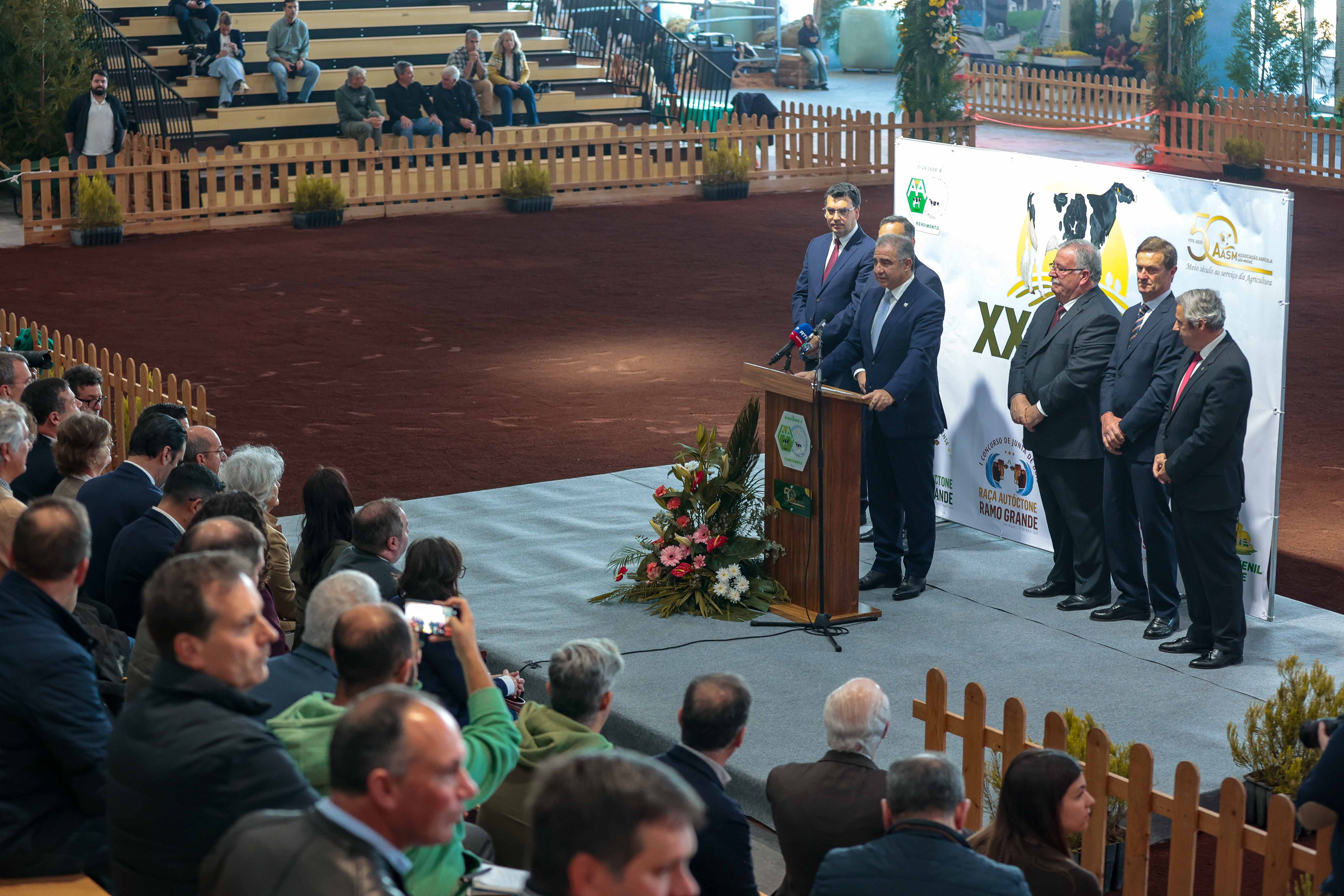 José Manuel Bolieiro anuncia novas medidas de apoio ao setor agrícola nos Açores